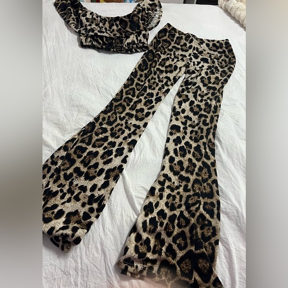 🌺 3/$15 Viola Cheetah Bell Bottoms Set Description Size S - Picture 3 of 9